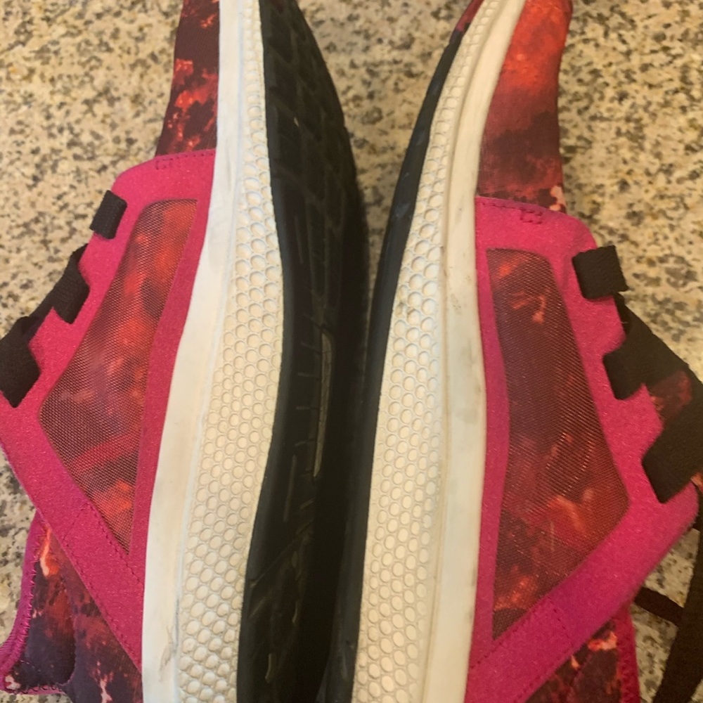 Pink and black adidas - Picture 3 of 4
